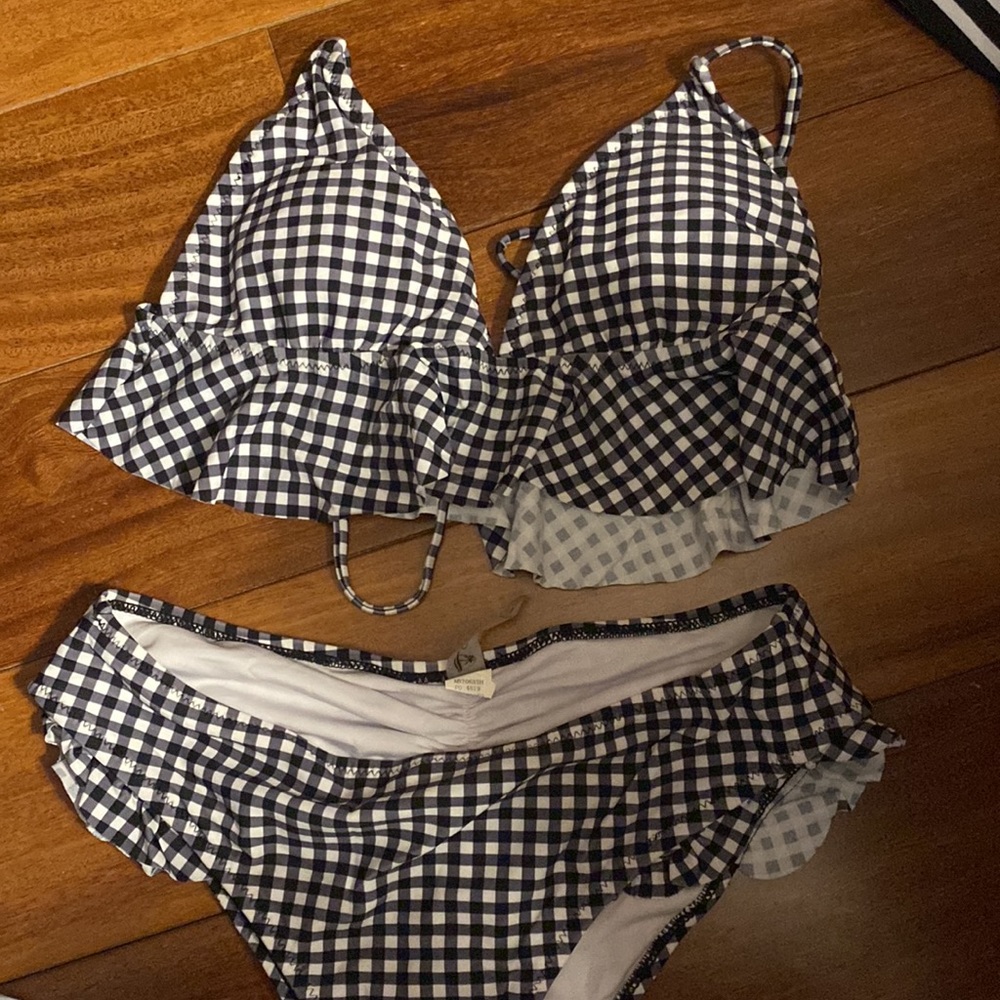 Bathing suit - Picture 2 of 3
